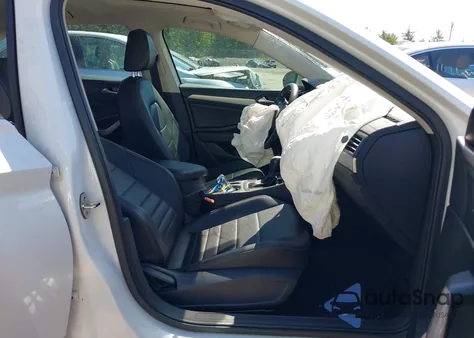 2021 Volkswagen Jetta 1.4T R-Line/1.4T S/1.4T Se из США, поврежденный, VIN 3VWC57BU0MM003617